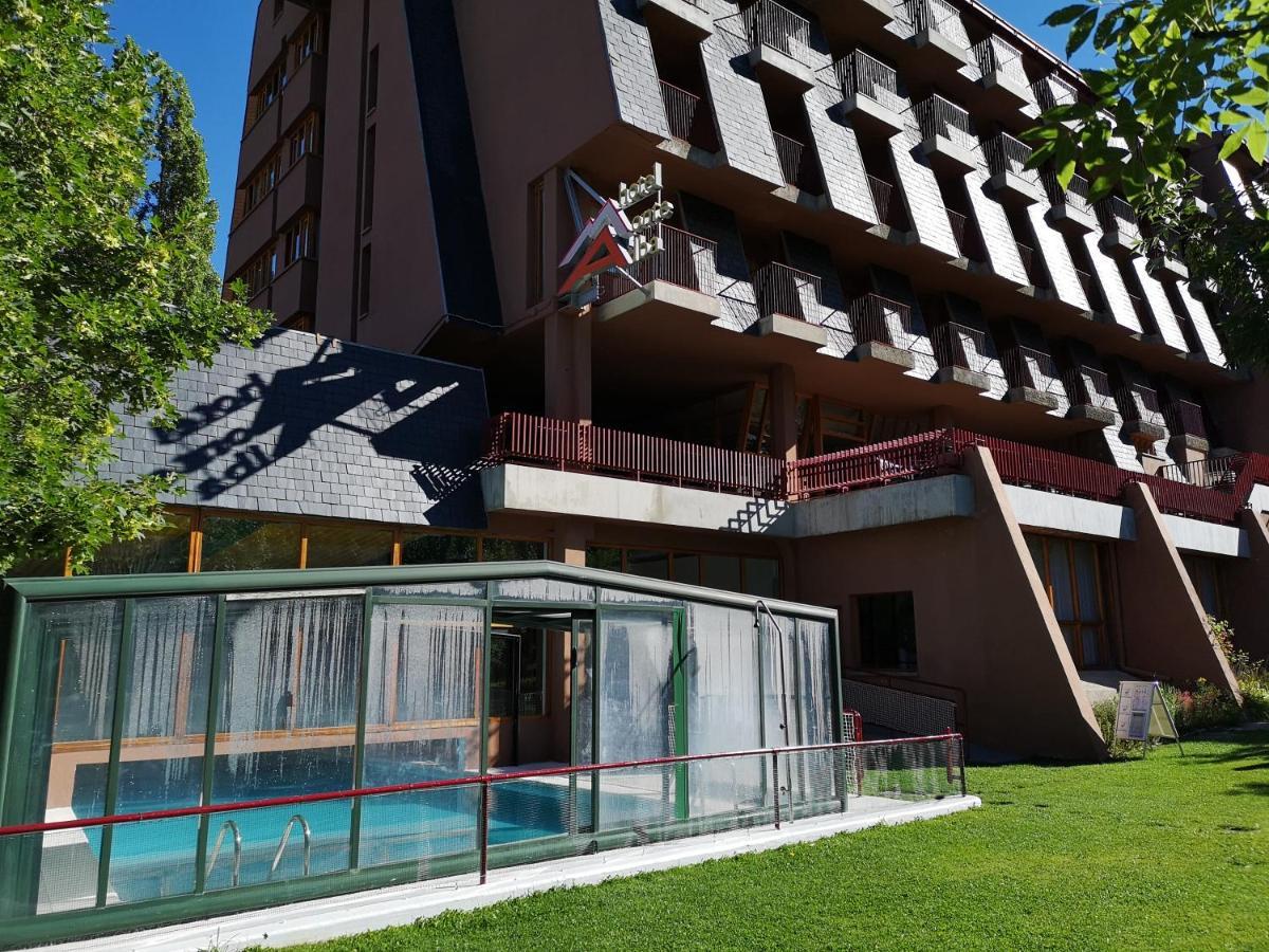 Evenia Monte Alba Hotel Cerler Buitenkant foto
