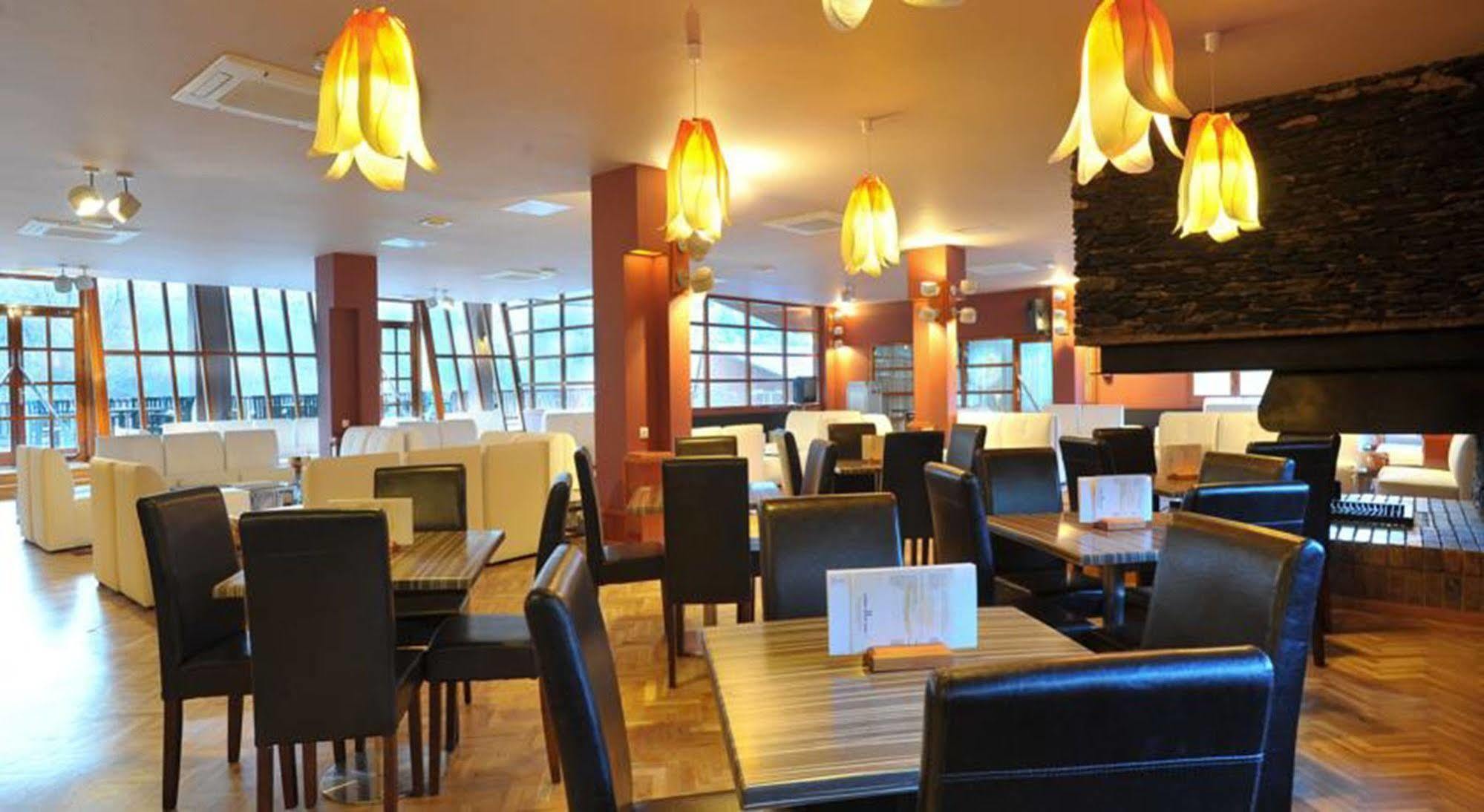 Evenia Monte Alba Hotel Cerler Buitenkant foto